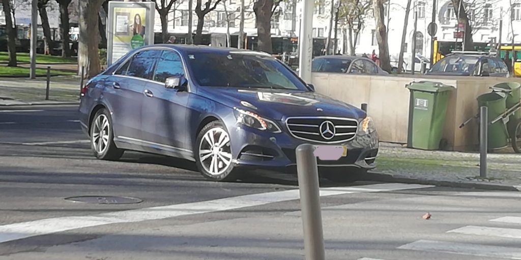 transfers and day tours with a mercedez E300